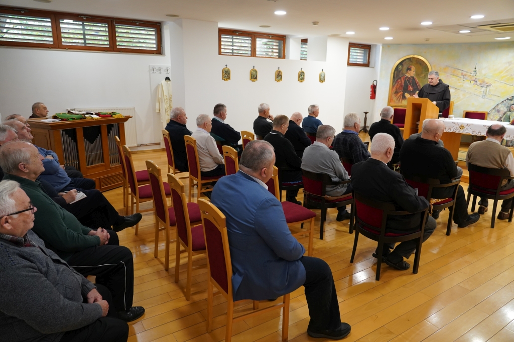 ​Održane duhovne vježbe za umirovljene svećenike Varaždinske biskupije